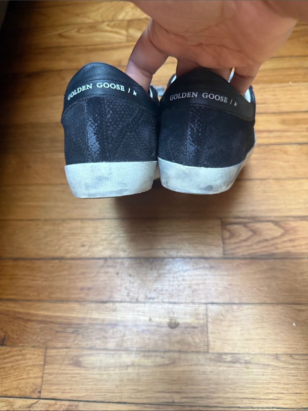 Golden Goose Black Suede Low-Top Sneakers with Gray Laces - Picture 5 of 8
